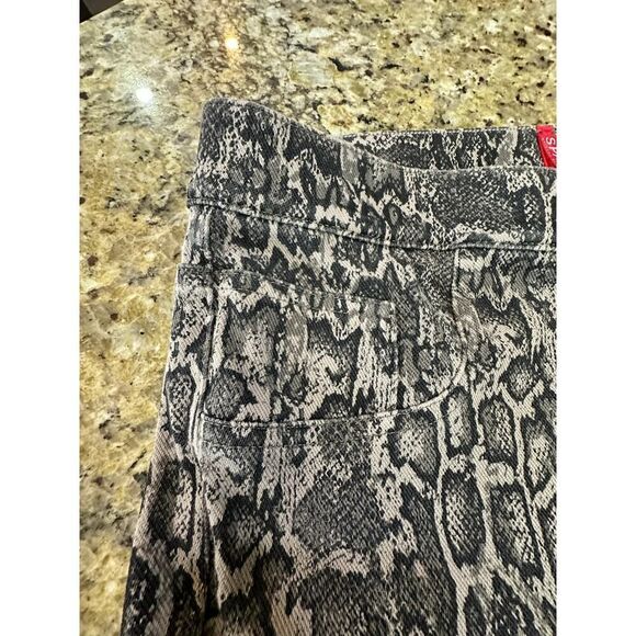 Spanx Jean-Ish Leggings Snakeskin Python Print Mob Wife Pull On Jegging Size XL - Picture 9 of 16